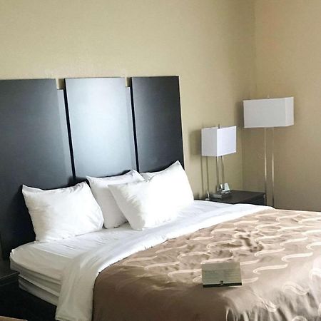 Quality Inn & Suites Mendota Near I-39 Екстериор снимка