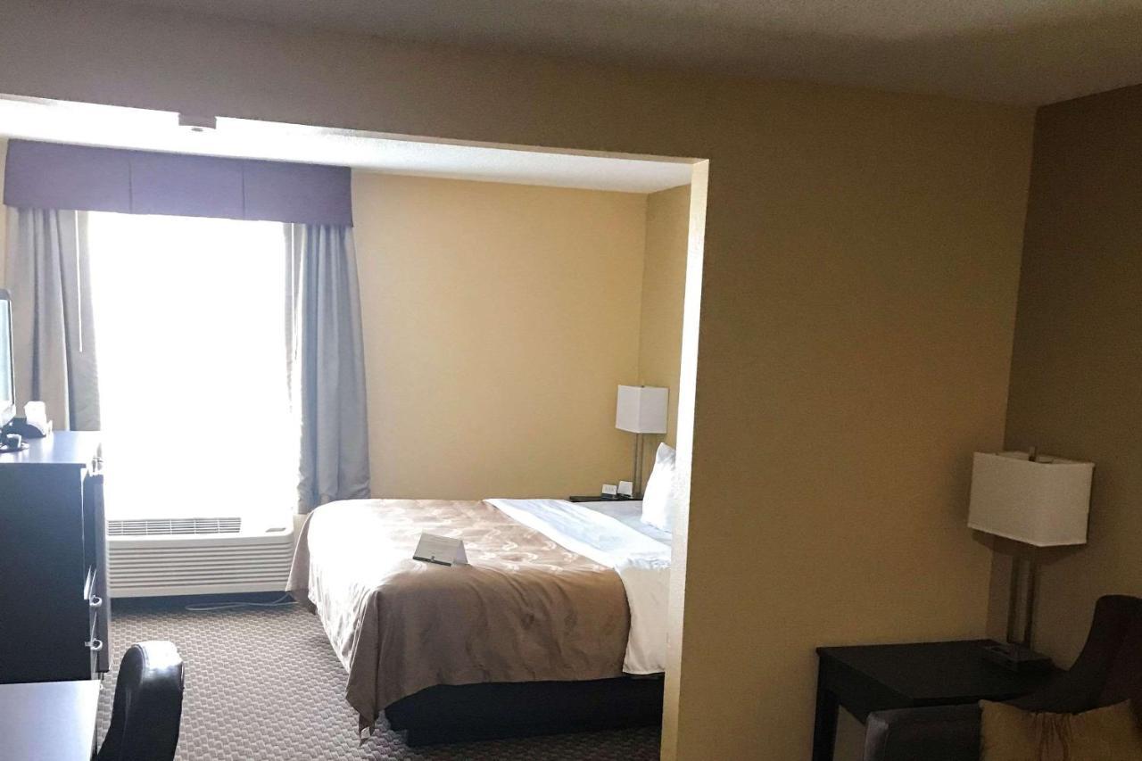 Quality Inn & Suites Mendota Near I-39 Екстериор снимка