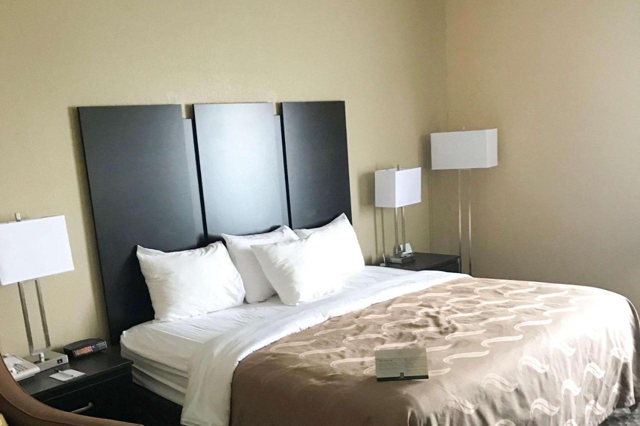Quality Inn & Suites Mendota Near I-39 Екстериор снимка