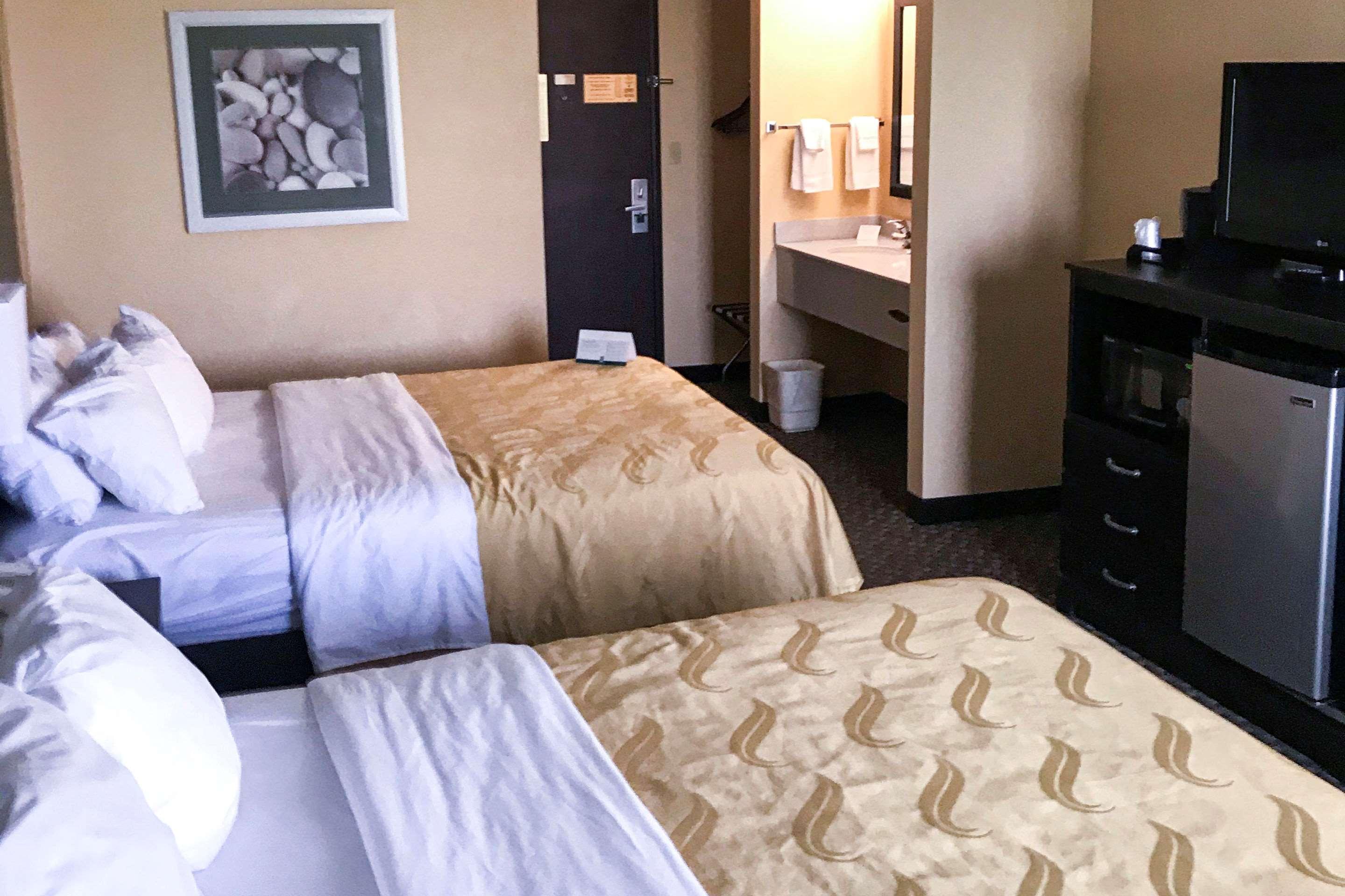 Quality Inn & Suites Mendota Near I-39 Екстериор снимка