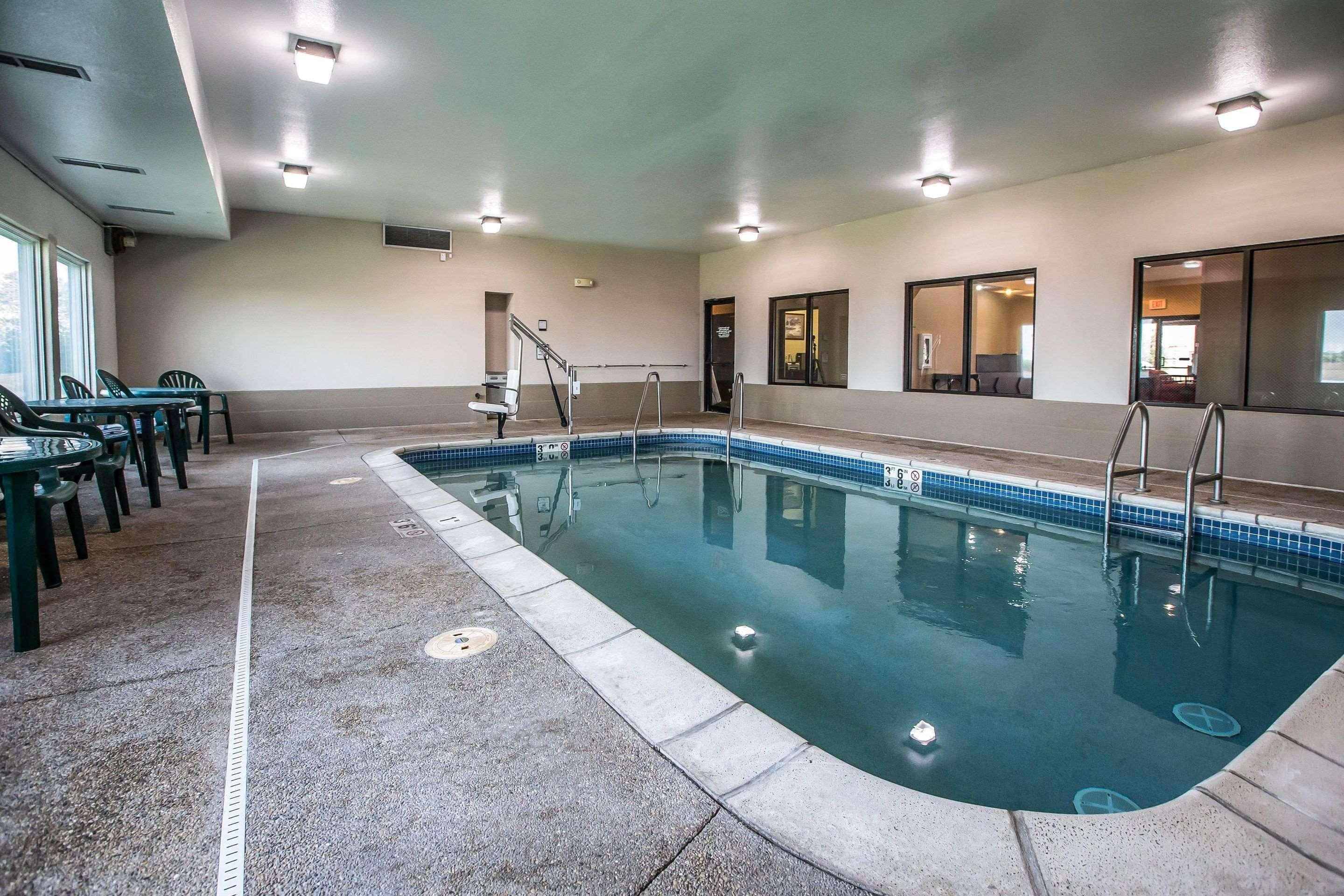 Quality Inn & Suites Mendota Near I-39 Екстериор снимка