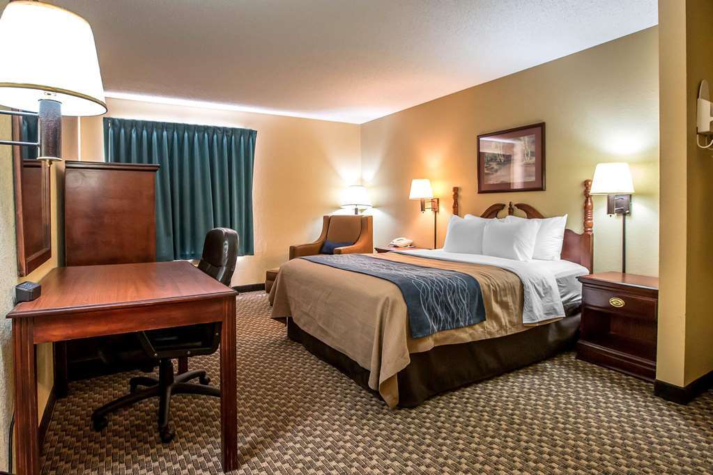 Quality Inn & Suites Mendota Near I-39 Стая снимка